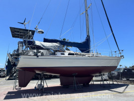 Fair Weather Mariner 39'